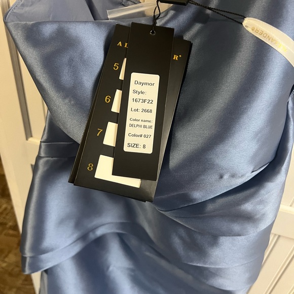 Mother of the Bride or Groom dress, Pagent dress, homecoming, prom…etc - Picture 4 of 9